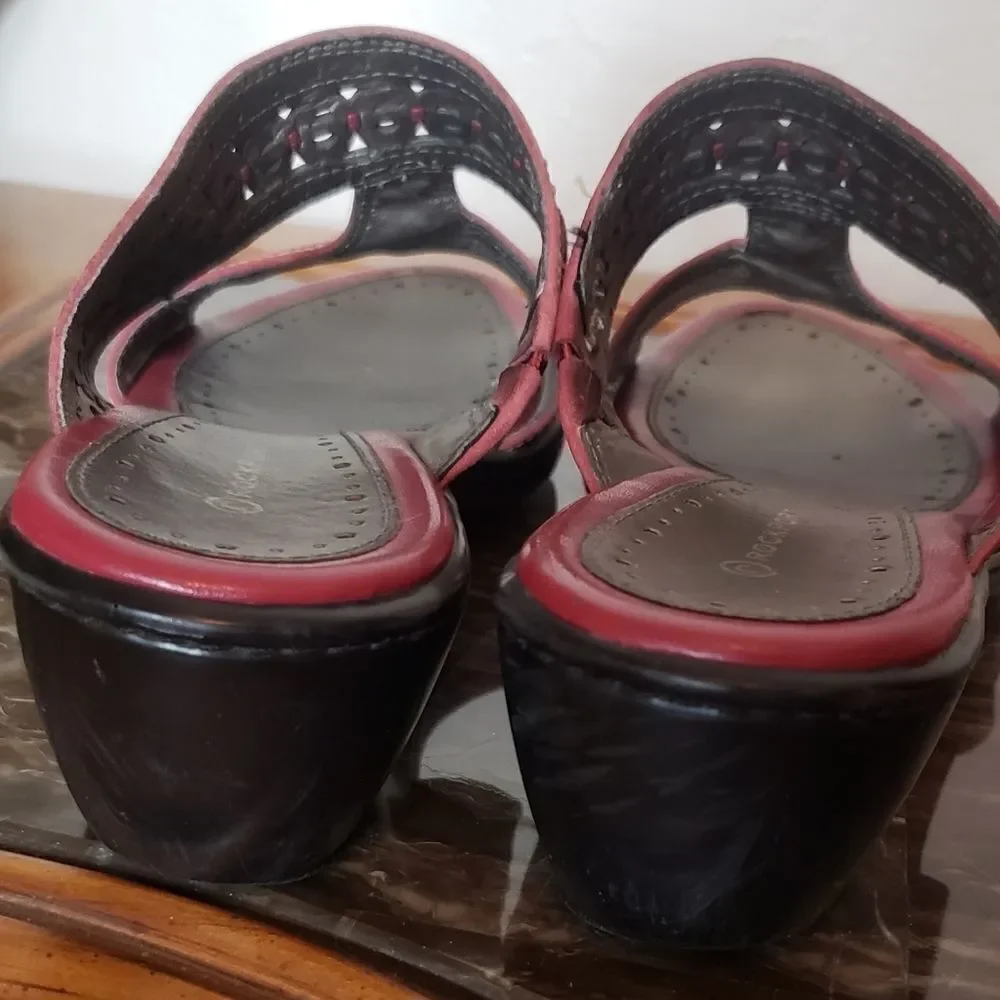 Rockport mauve sandles